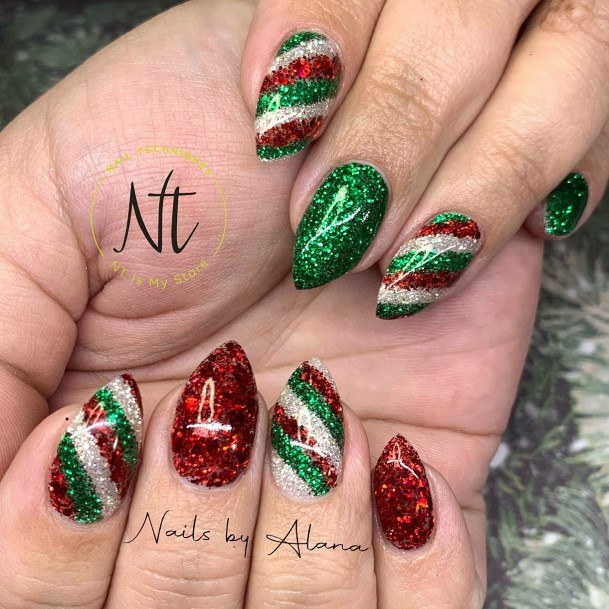 Girls Red And Green Fingernails Designs