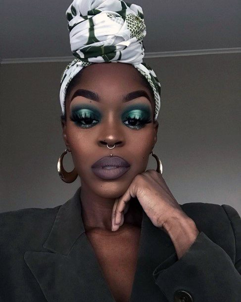 Girls Revamped Dark Green Eyeshadow