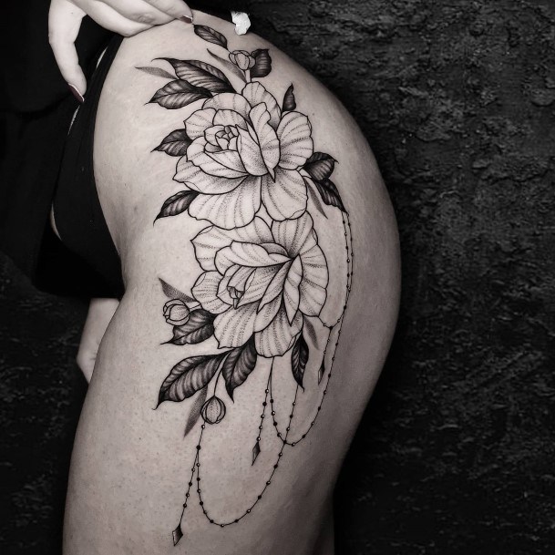 Girls Rose Thigh Tattoo Ideas