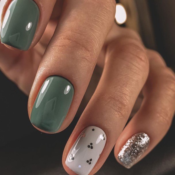 Girls Silver Nail Ideas