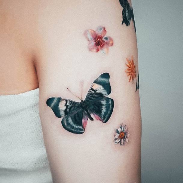 Girls Tattoos With Cool Small