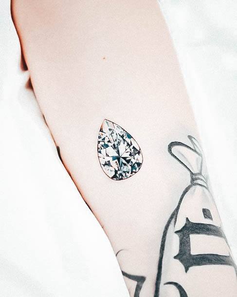 Girls Tattoos With Crystal