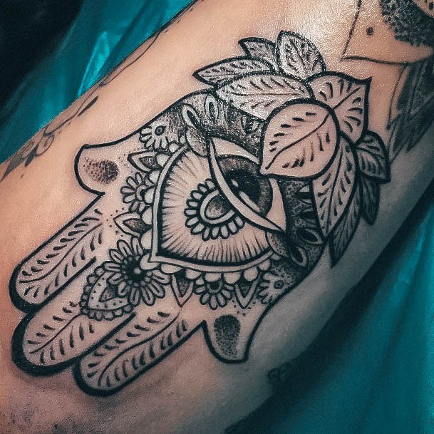 Girls Tattoos With Hamsa