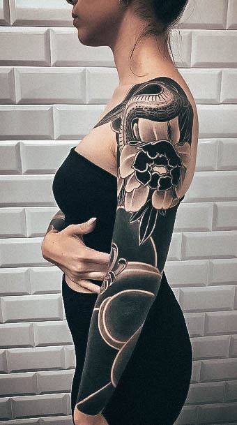 Girls Tattoos With Japanese Black And Grey Shaded