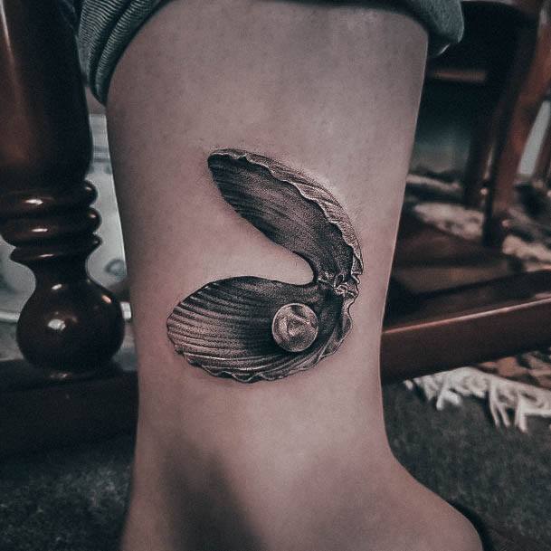 Girls Tattoos With Pearl