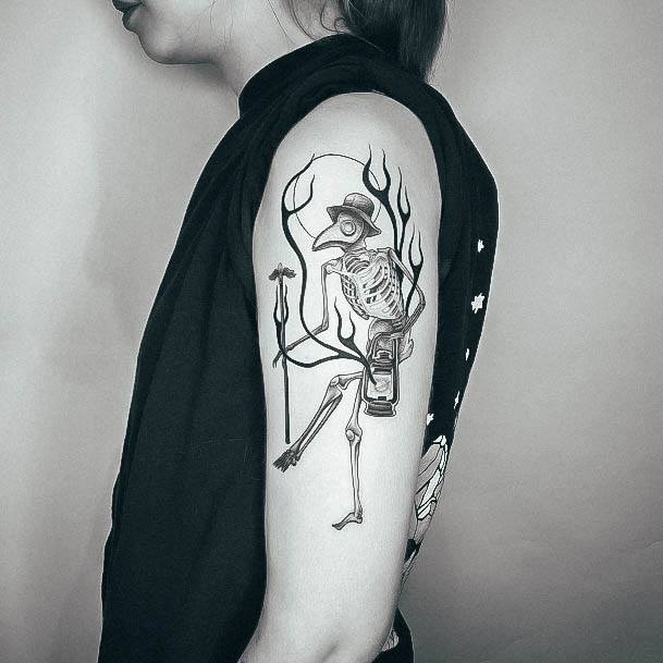 Girls Tattoos With Skeleton