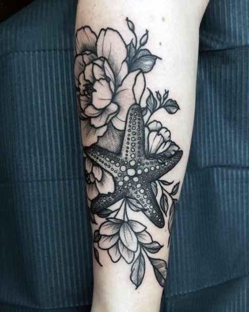 Girls Tattoos With Starfish