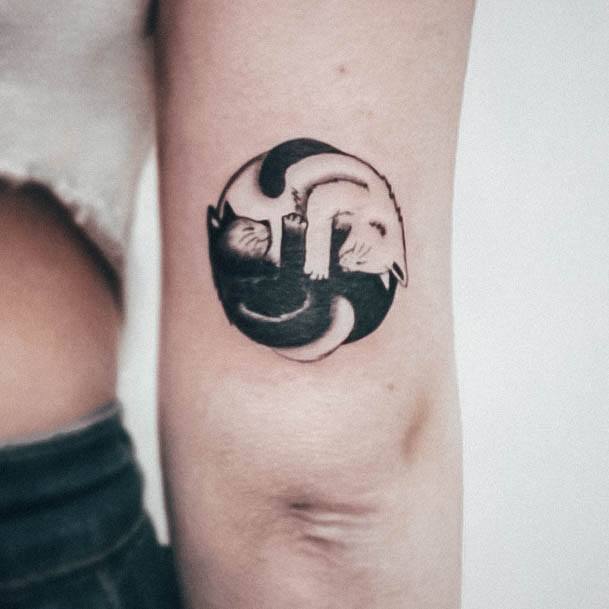 Girls Tattoos With Yin Yang