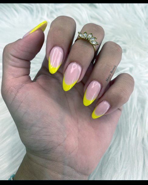 Girls Yellow Summer Fingernails Designs