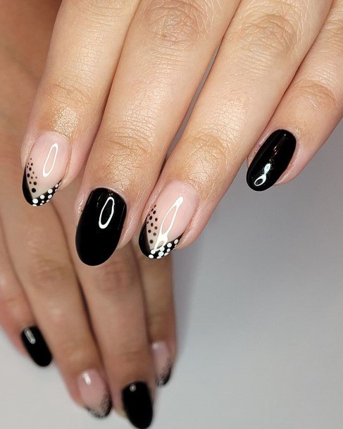 Girly Monochrome Designs For Fingernails