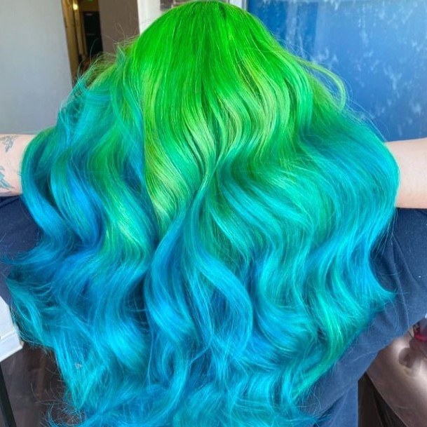 Girly Turquoise Hairstyle Ideas