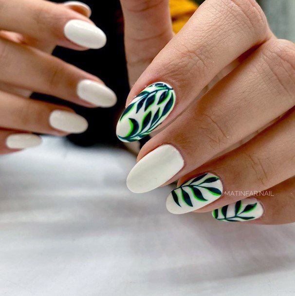 Glam Green Leaf On White Nails Attractive