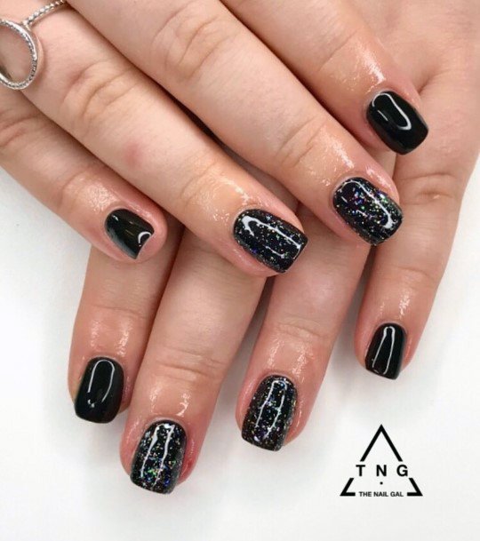 Glamorous Short Black Sparkly Glossy Nails Design For Women