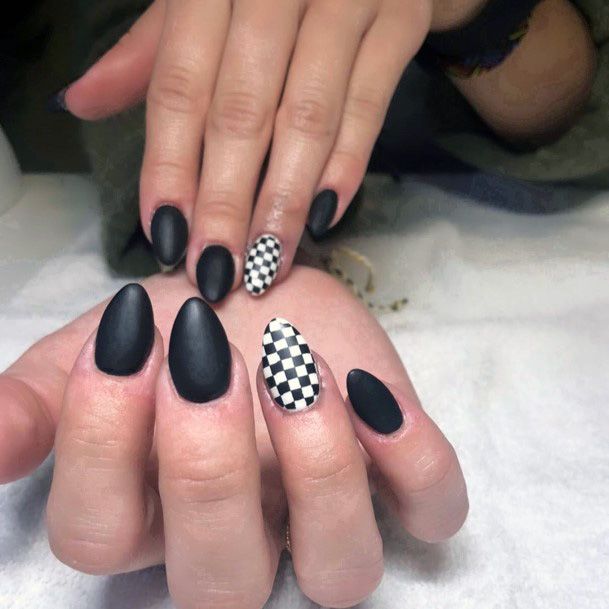 Glen Plaid Black And White Nails Women