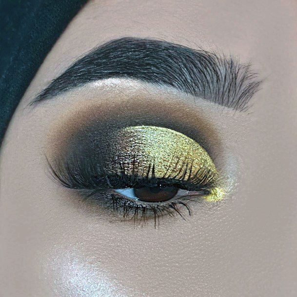 Glistening Gold Cool Eyeshadow Women