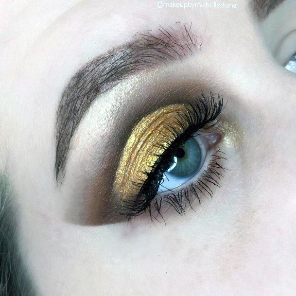 Glistening Gold Womens Eyeshadow Inspiration