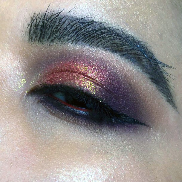 Glistening Red And Brown Eyeshadow Women