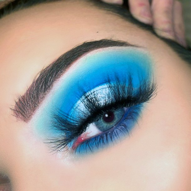 Glittering Silver On Azure Blue Eyeshadow Women