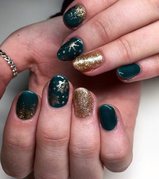 Top 50 Best Green And Gold Nail Designs For Women - Glamorous Manicures