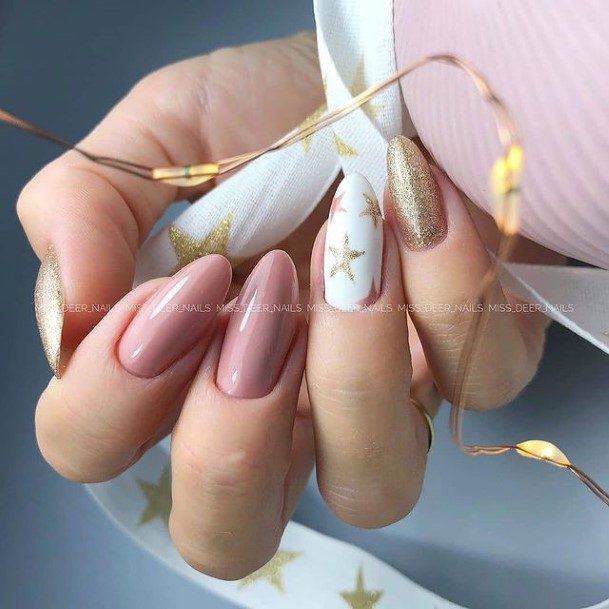 Gold Girls Nail Ideas