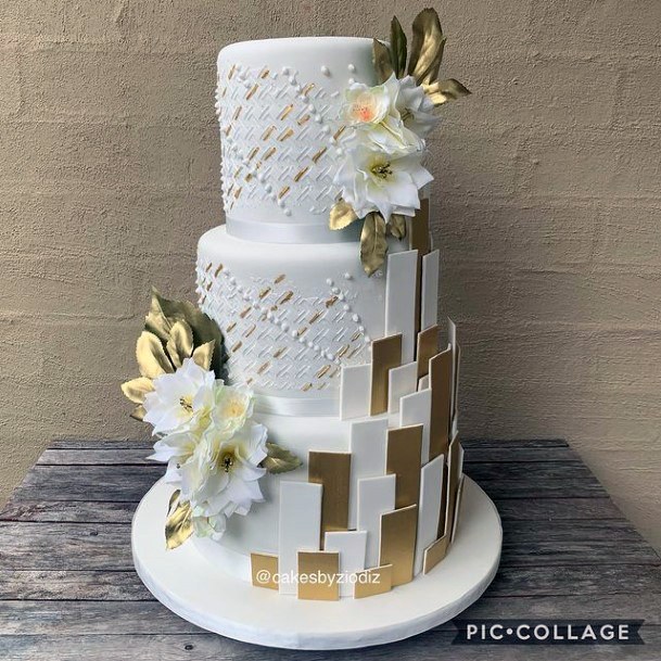 Golden And White Designs Womens 3 Tier Wedding Cake