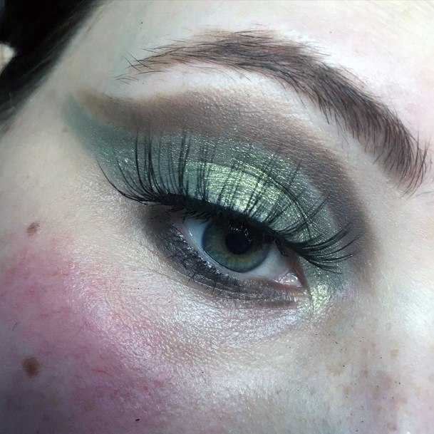 Golden Brown Eyeshadow With Green Accents