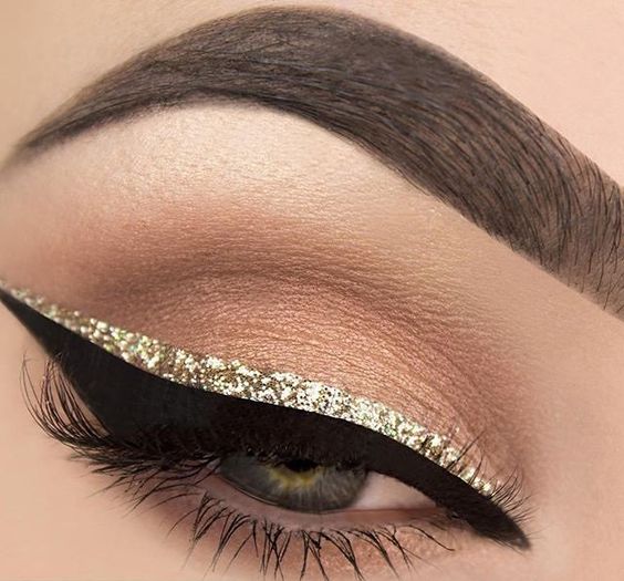 Golden Eyeliner Makeup Looks Women