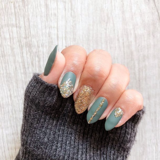 Top 50 Best Green And Gold Nail Designs For Women - Glamorous Manicures