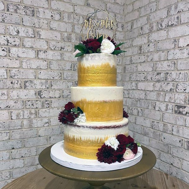 Golden White Wedding Cake With Wine Red