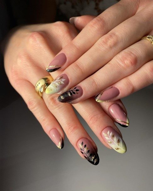 Goldic Womens Gold Nail Designs