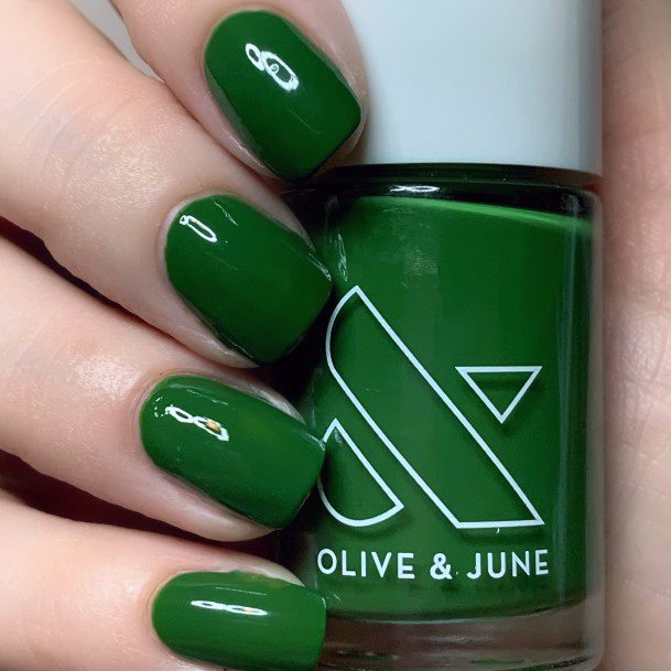 Good Hunter Green Nails For Women