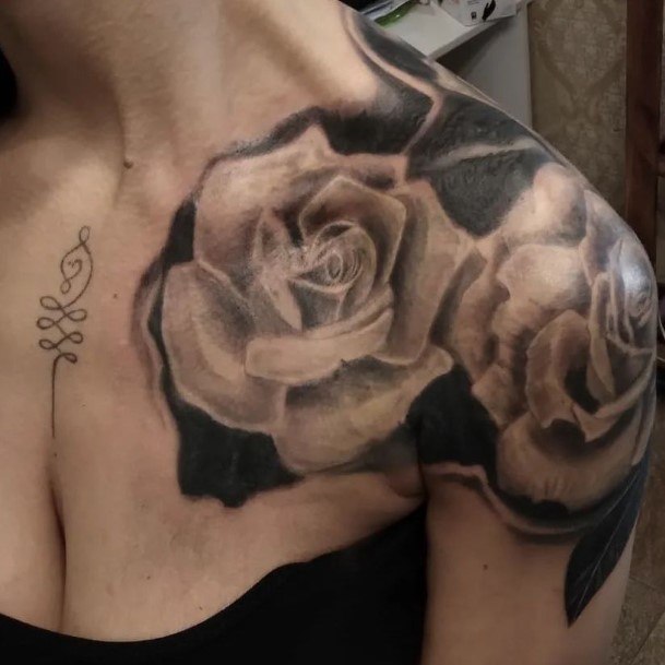 Good Rose Shoulder Tattoos For Women