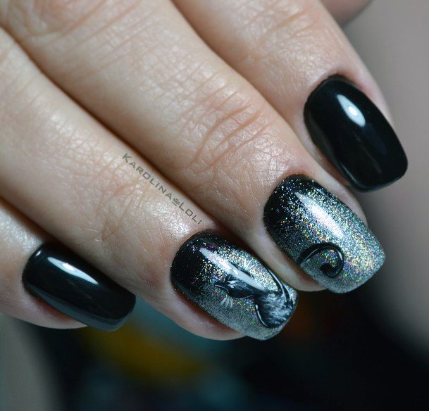 Gorgeous Black Silver Sparkly Nail Design Short Glossy For Ladies