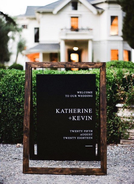 Gorgeous Black Wedding Sign Ideas Outdoor