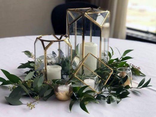 Gorgeous Glass Centerpiece Greenery Table Decoration Ideas For Wedding