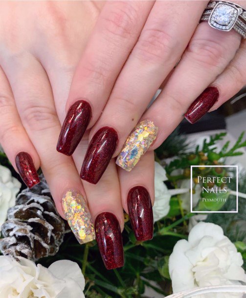 Gorgeous Maroon And Sparkly Gold Nail Inspiration For Women