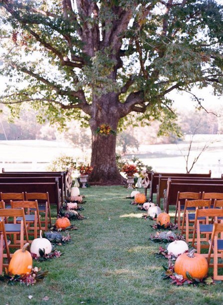 Gorgeous October Pimpkin Wedding Aisle Pew Decoration Ideas