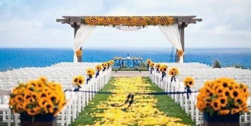 Gorgeous Summer Beach View Pretty Yellow Sunflower Decoration Ideas For Wedding