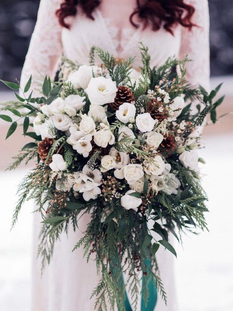 Gorgeous Winter White Flawless Greenery Wedding Bouquet Ideas