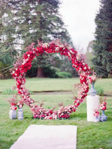 Grand Circle Design Red Wedding Flowers