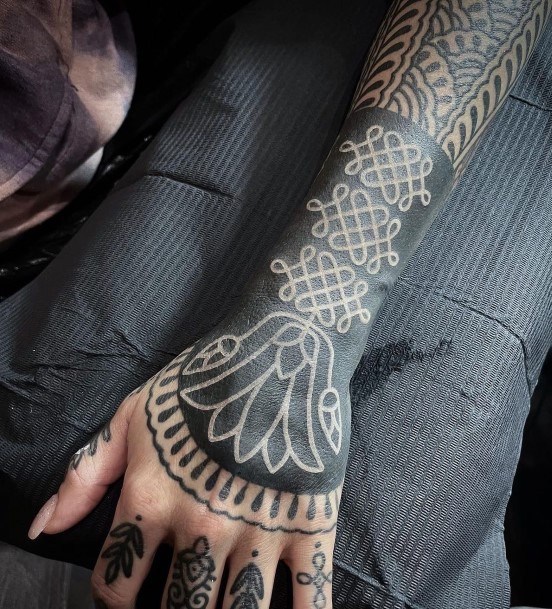 Great Blackout Tattoos For Women