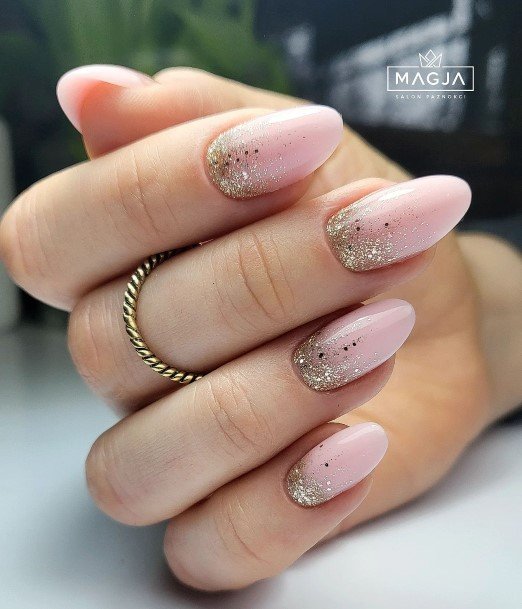 Great Gold Ombre Nails For Women