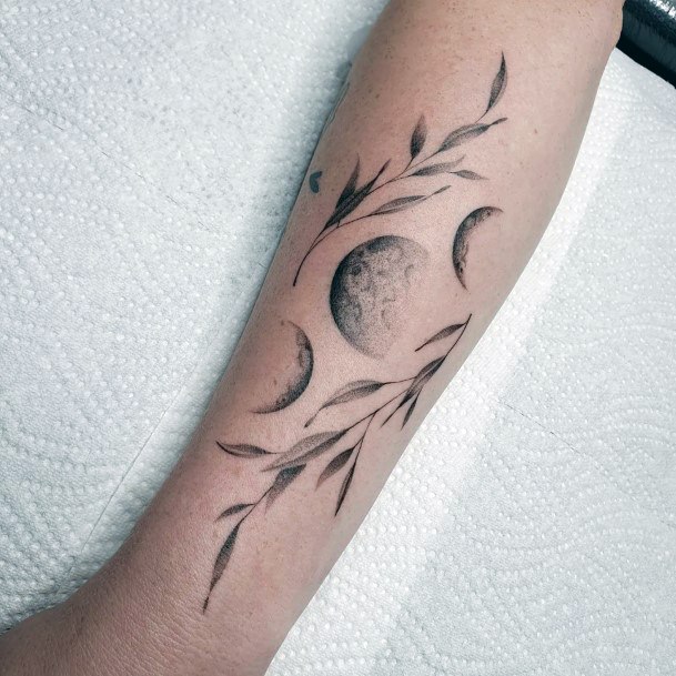 Great Leaf Tattoos For Women