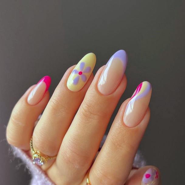 Great Light Yellow Nails For Women