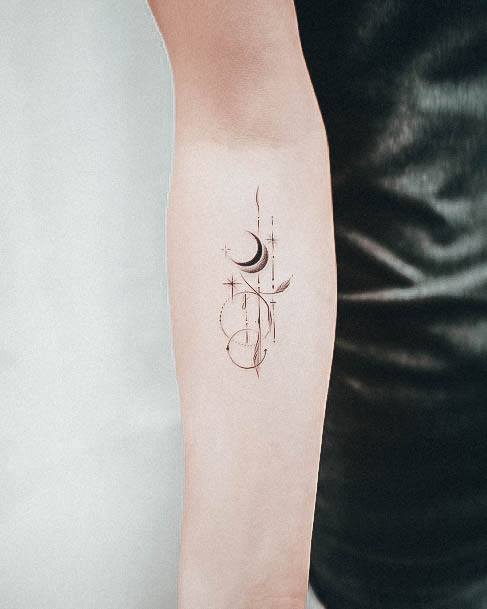 Great Line Tattoos For Women