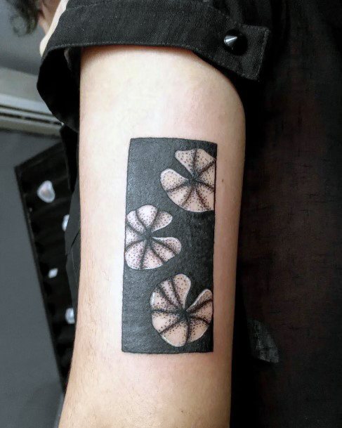 Great Negative Space Tattoos For Women