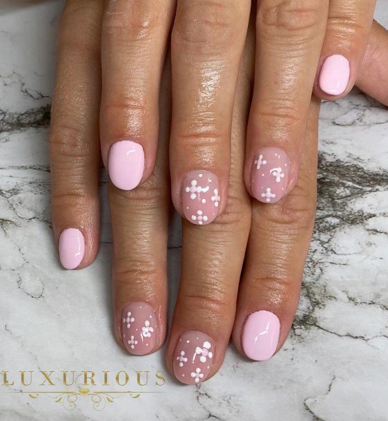 Great Short Pink Nails For Women