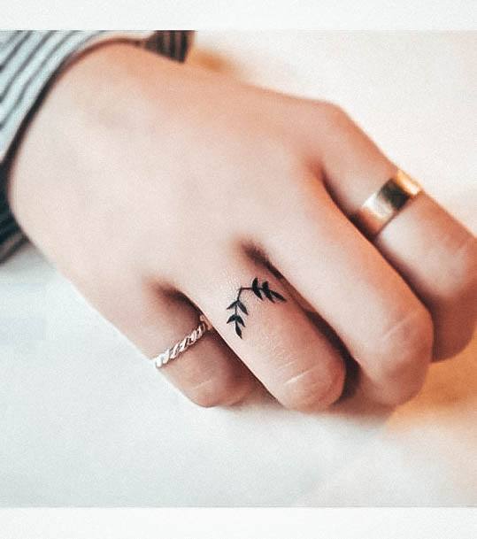 Great Wedding Ring Tattoos For Women