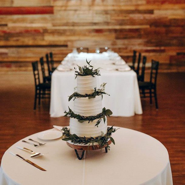 Green Leafy Borders On Rustic Wedding Cake