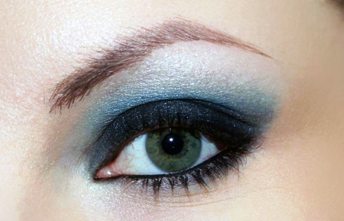 Grey Blue Smokey Eyeshadow Women